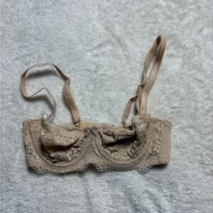 Dobreva Lace Underwire Bra in Cream